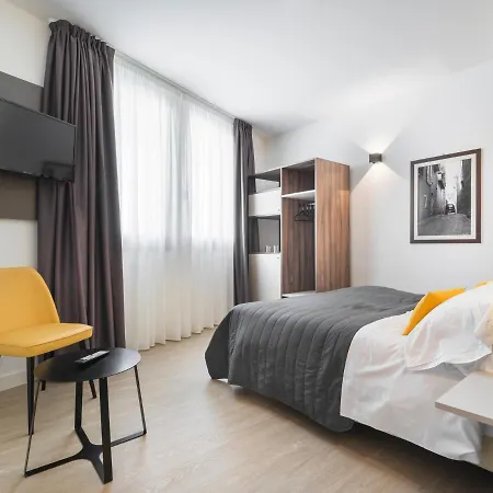 호텔 Rivalta Life Style 4*