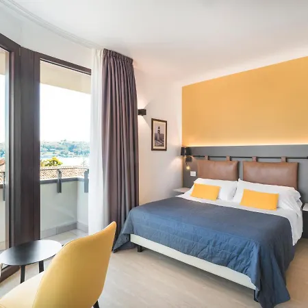 호텔 Rivalta Life Style 4*