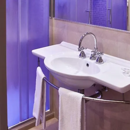 호텔 Rivalta Life Style 4*