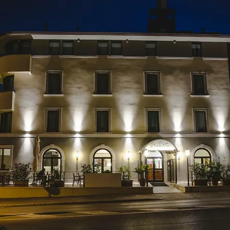 Rivalta Life Style 호텔 4*